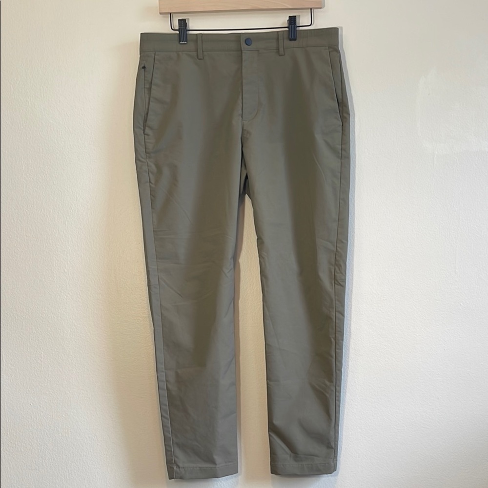 Banana Republic 33x30 Slim City Pant Cliff Rock